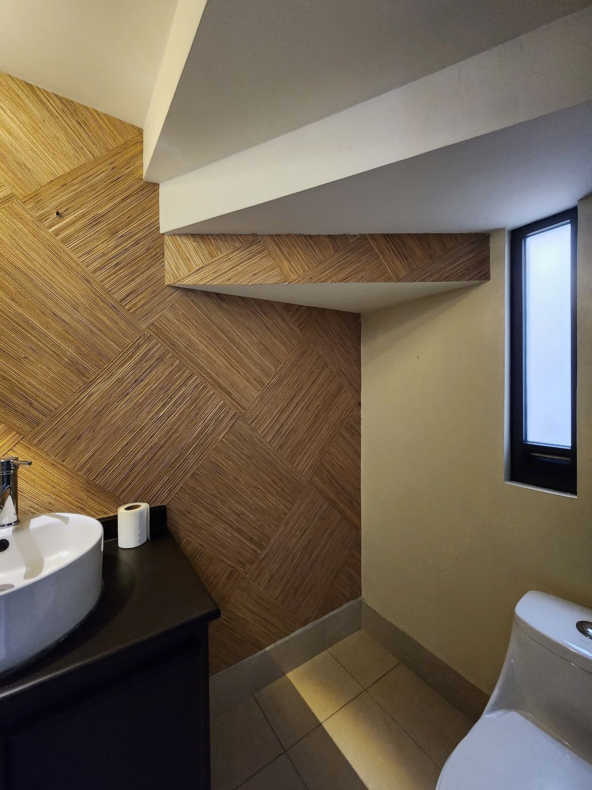 7 de 23: Baño de visitas