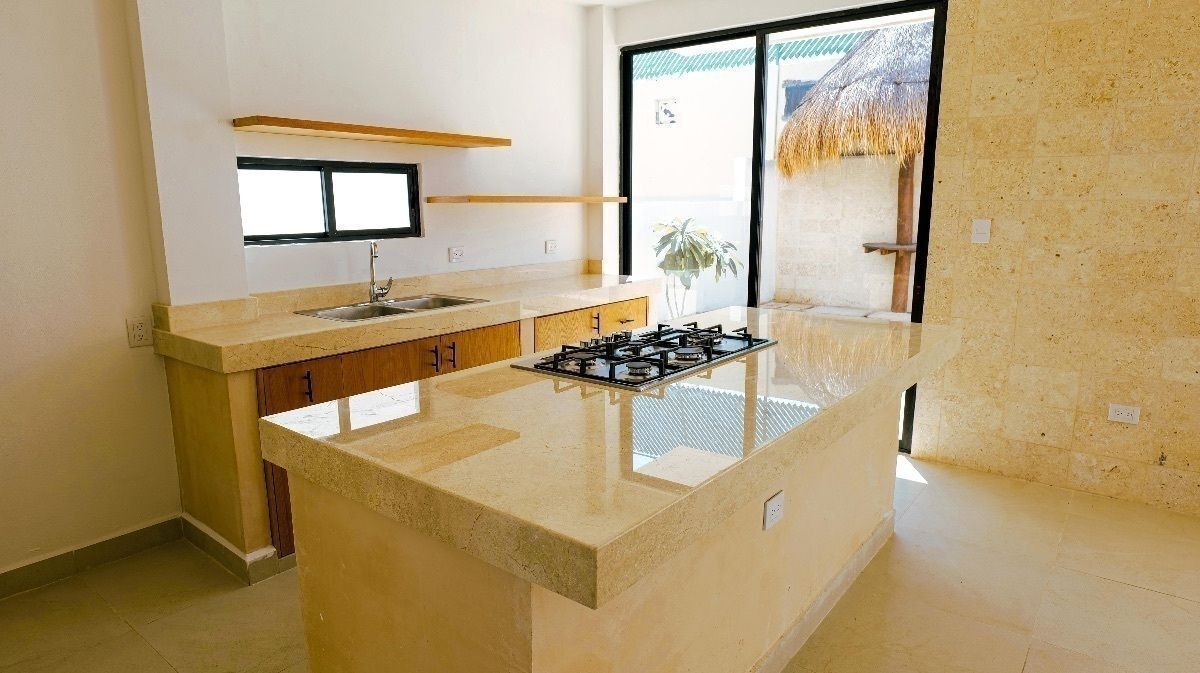 Casa en venta en la playa con piscina - foto 3