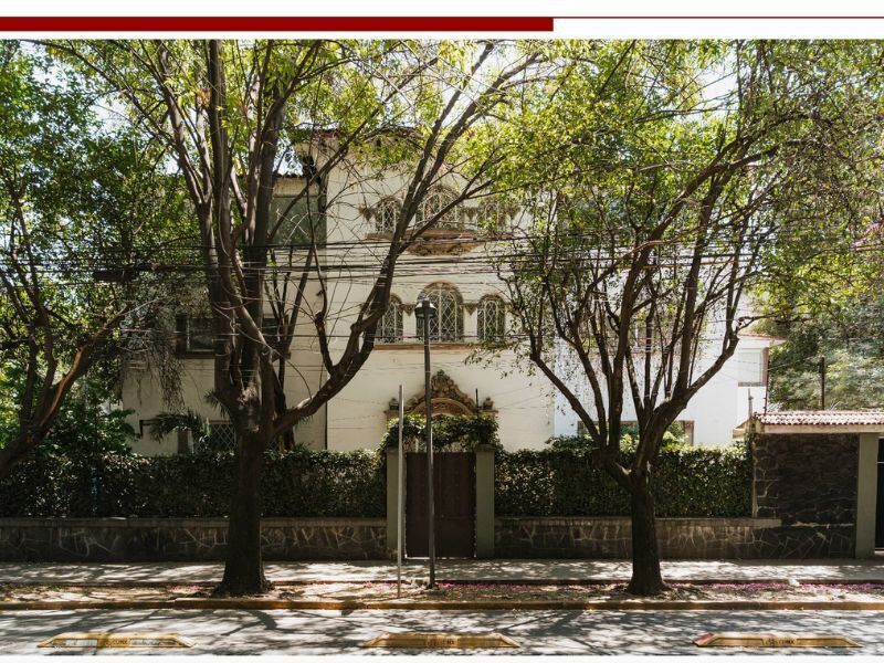 3 de 6: Fachada principal