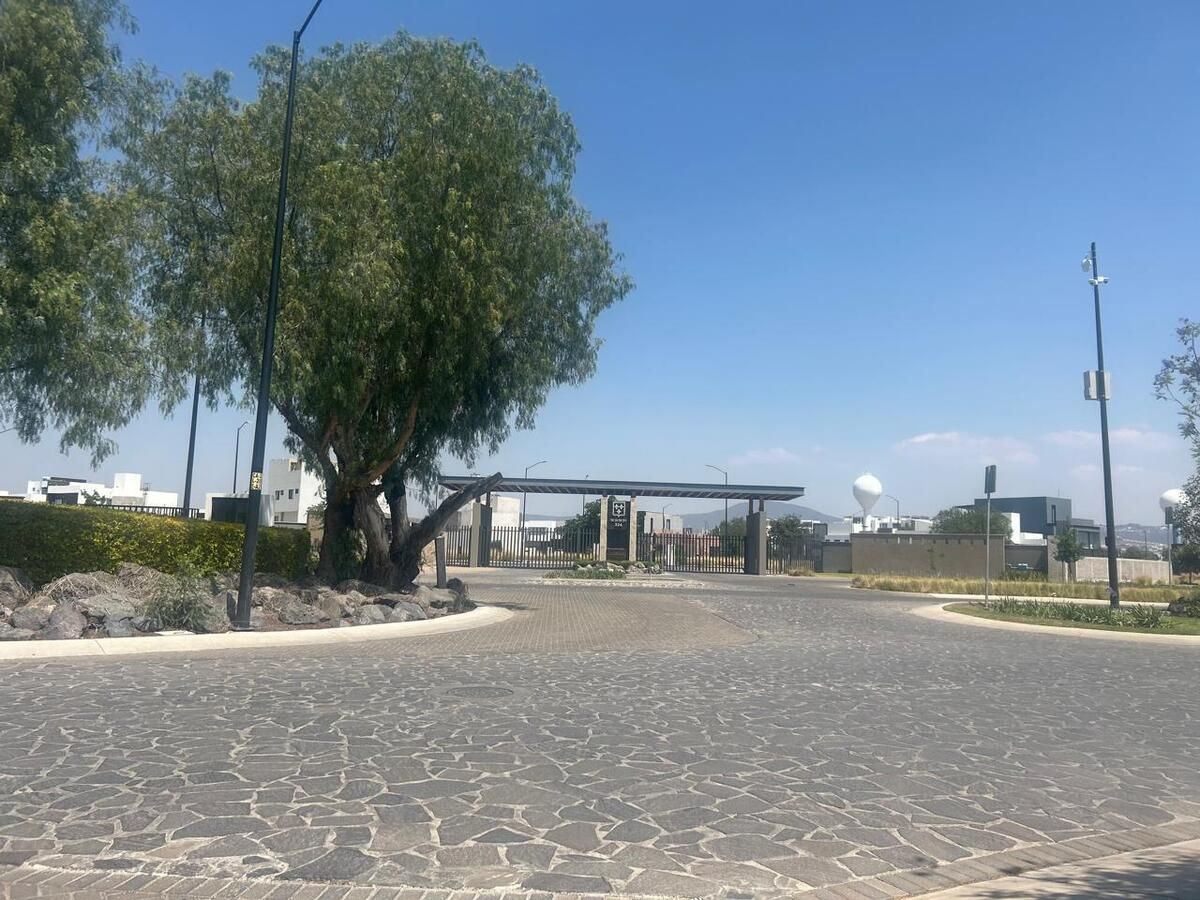 5 de 20: Acceso a Borbón, pasando caseta Principal es el primer Coto