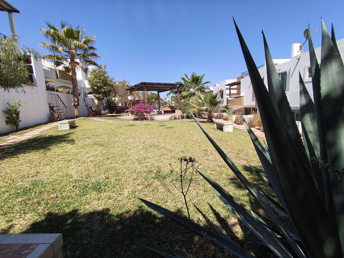 1 de 25: Patio Comun