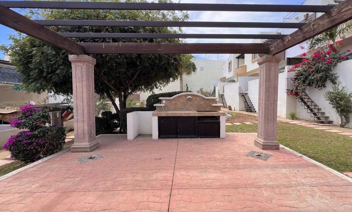 14 de 24: Pergola Area comun