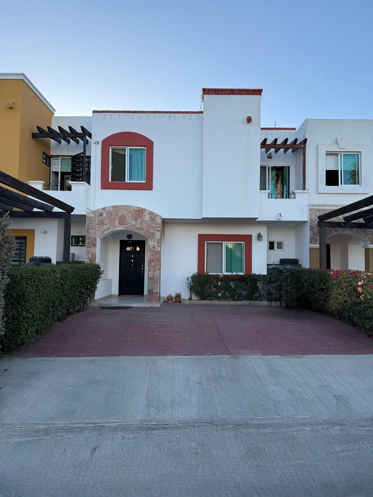 25 de 25: Fachada
