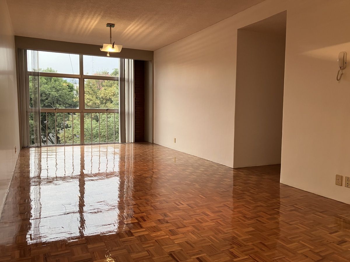1 de 12: Sala-comedor muy iluminada con hermosa vista