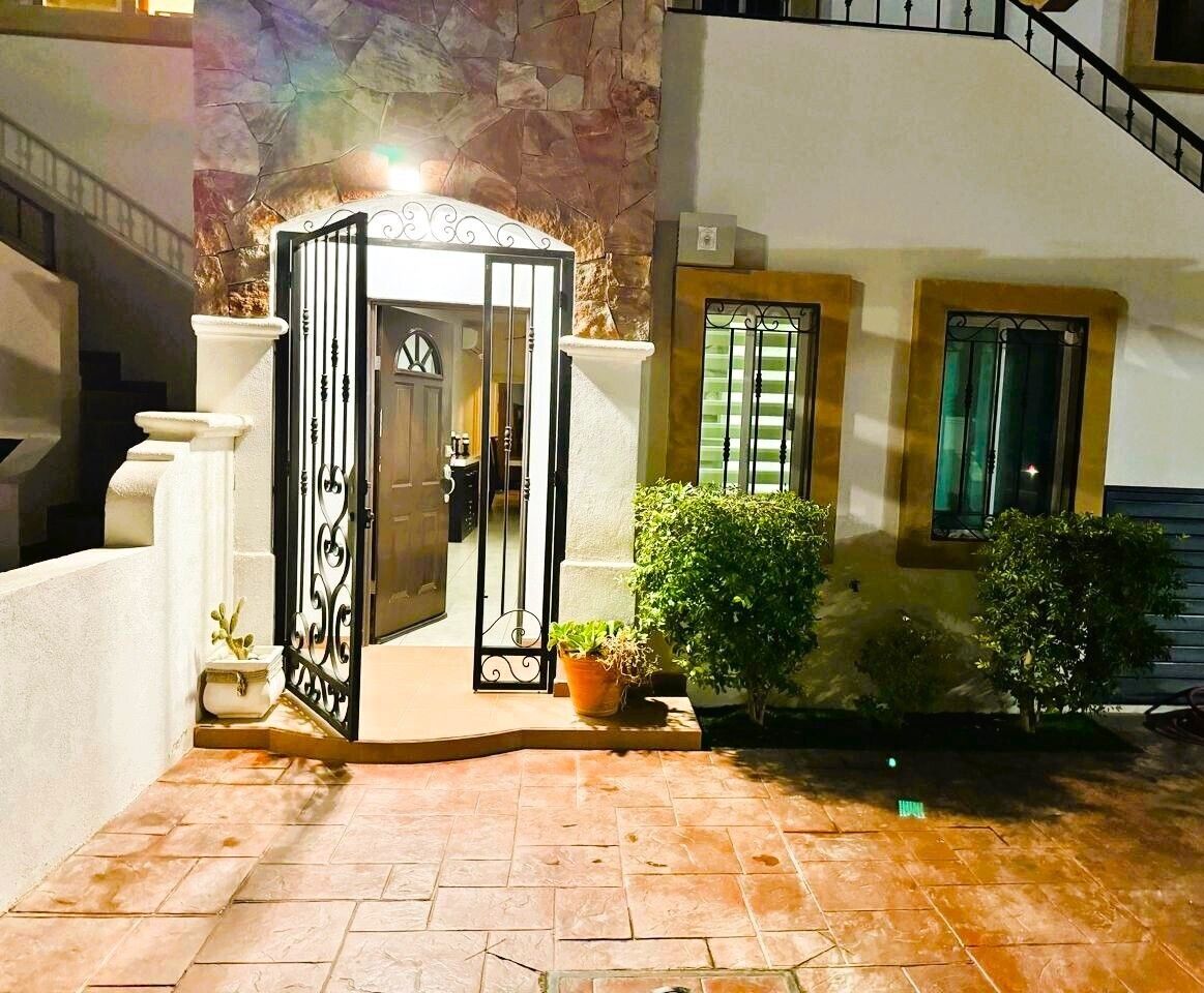 1 de 23: Fachada