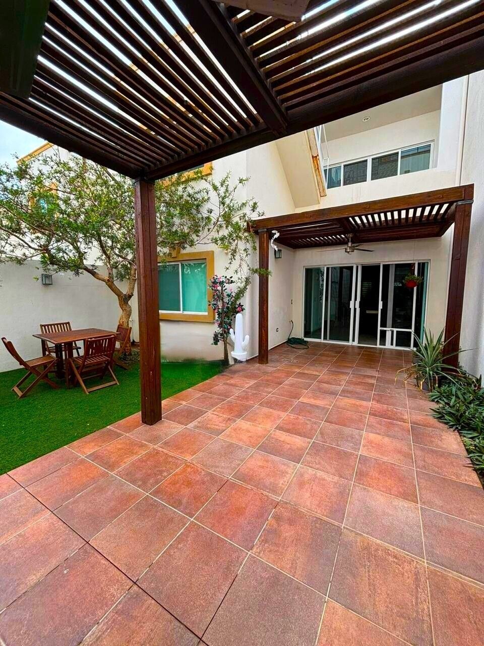 22 de 23: Patio Pergolado