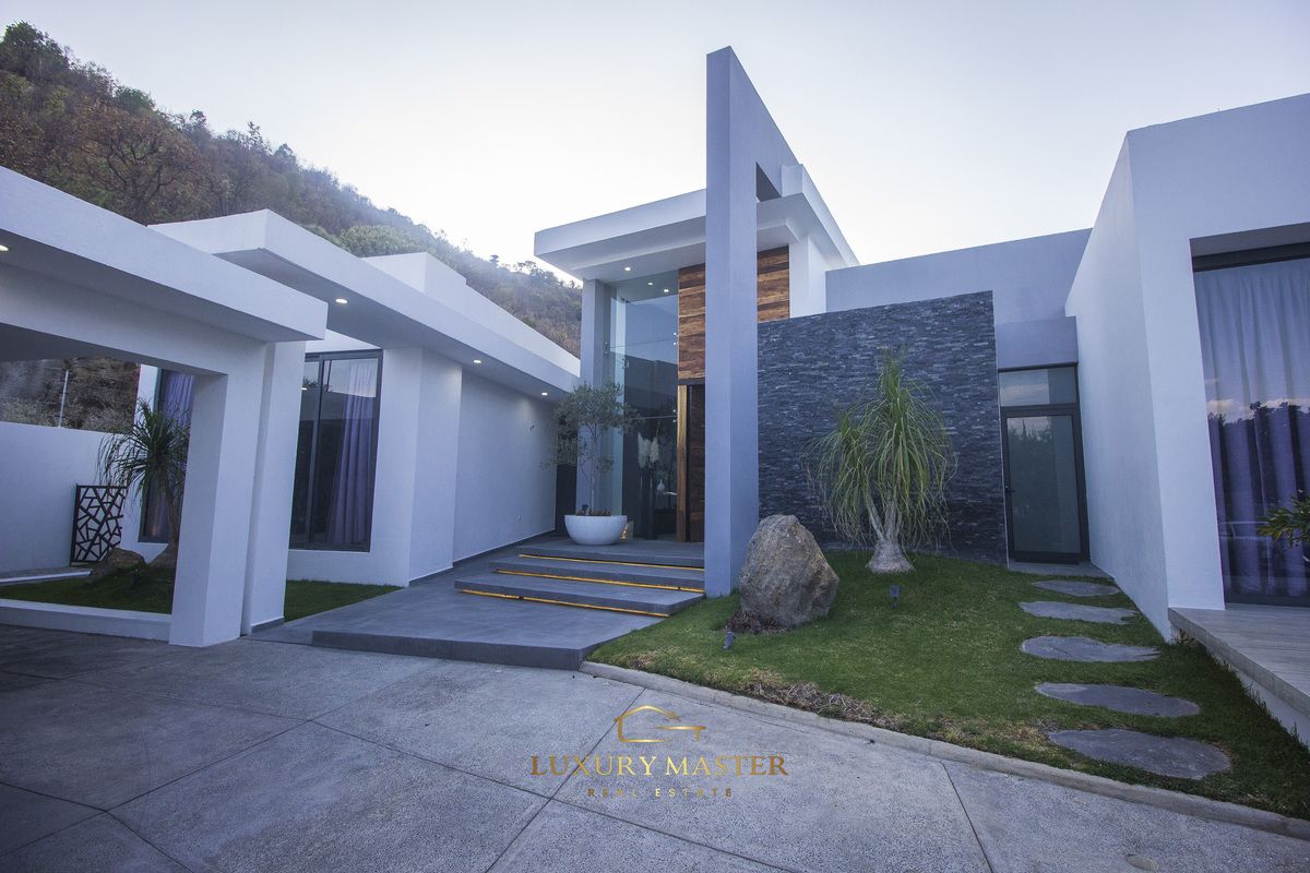 1 of 41: Casa En El Palomar En Venta