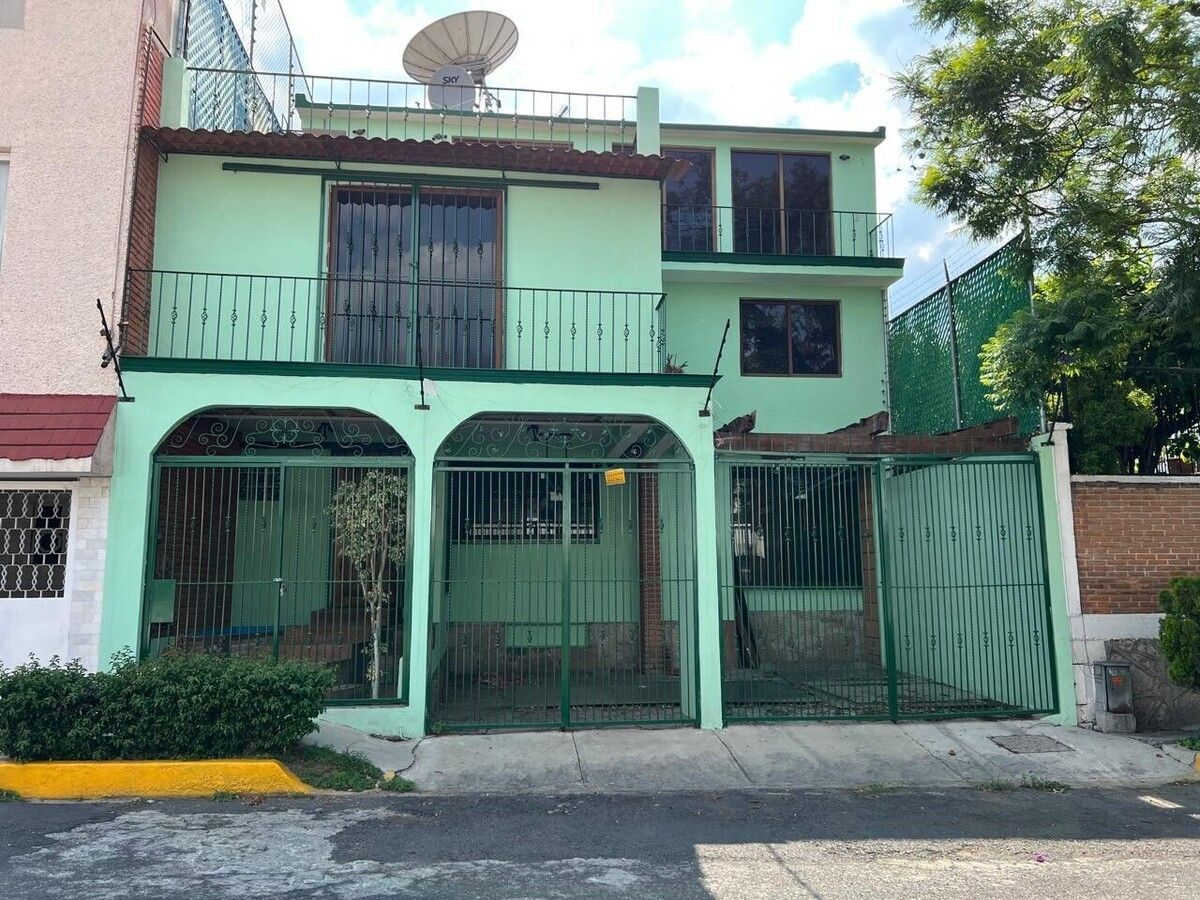 1 de 42: Fachada