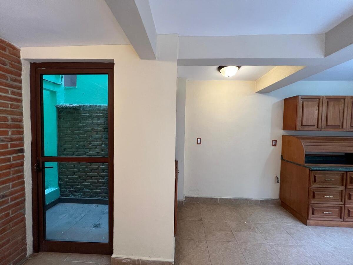 11 de 40: Patio junto a cocina