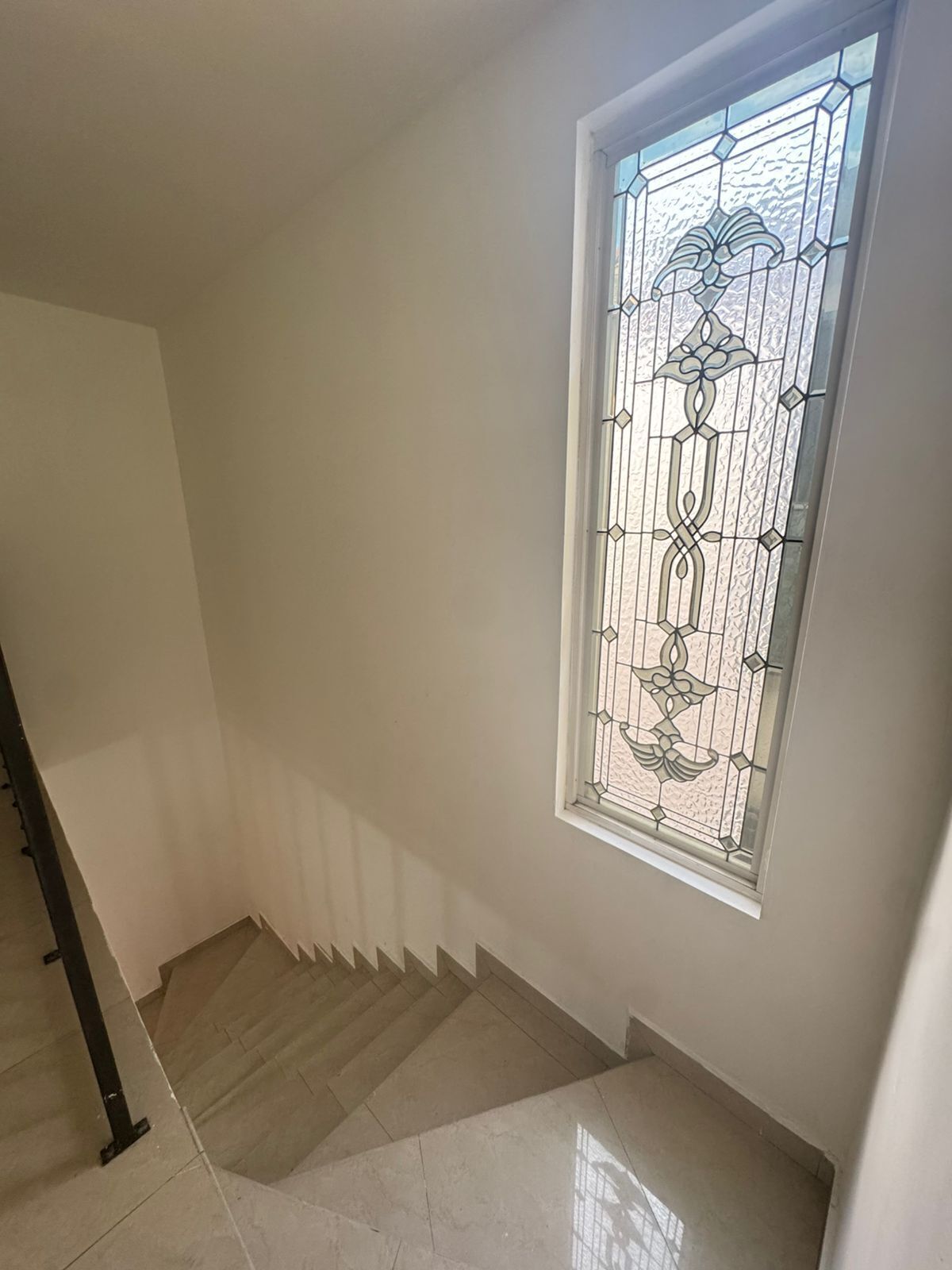 11 de 18: Ventana Escalera