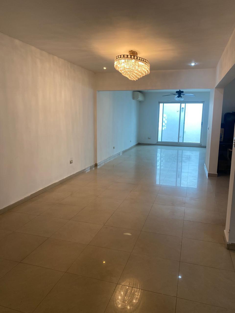 3 de 18: Sala/Comedor