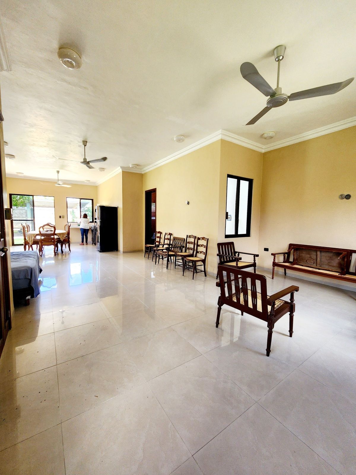 2 of 10: Chalet amueblado