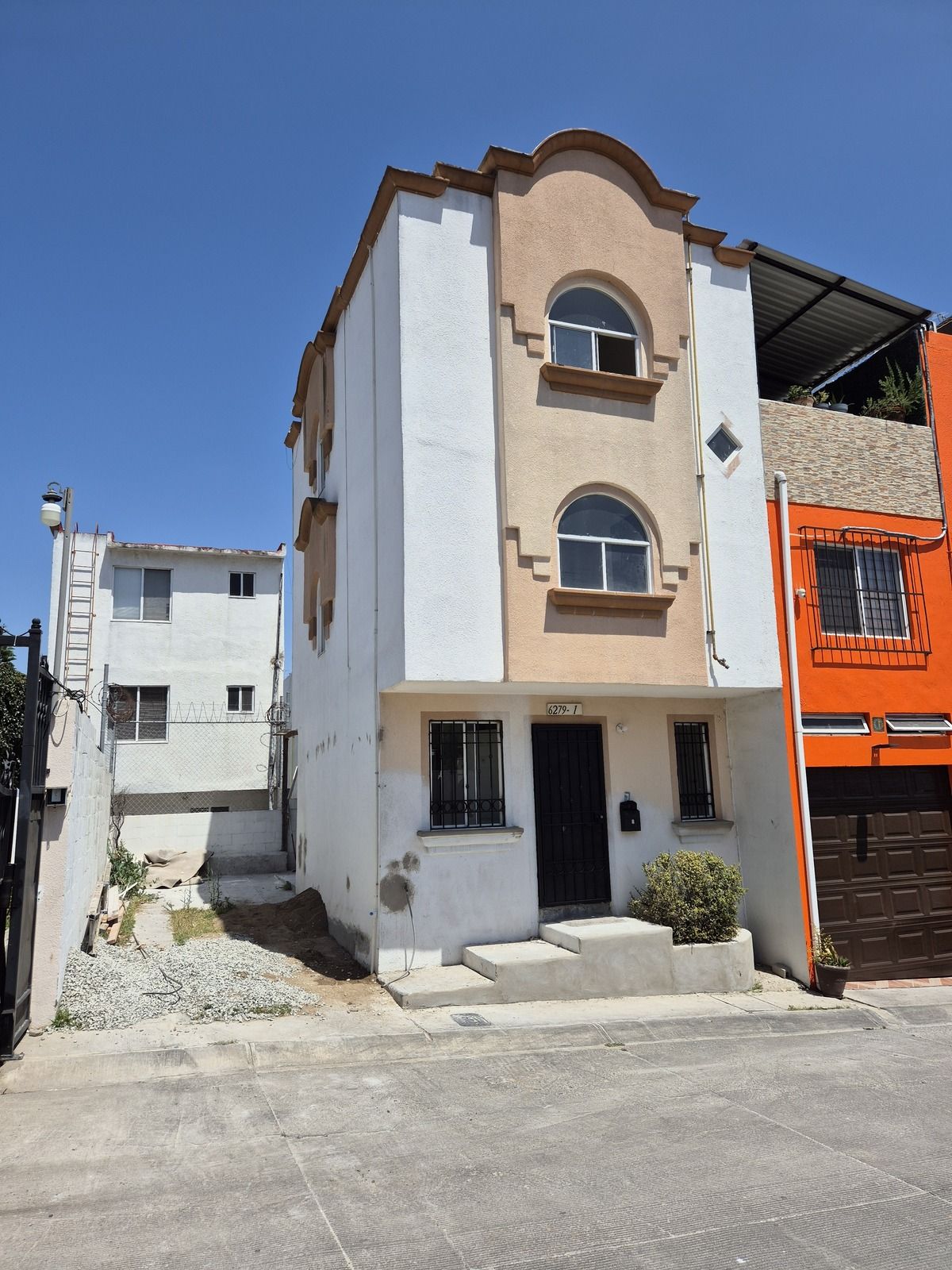 2 de 9: Fachada