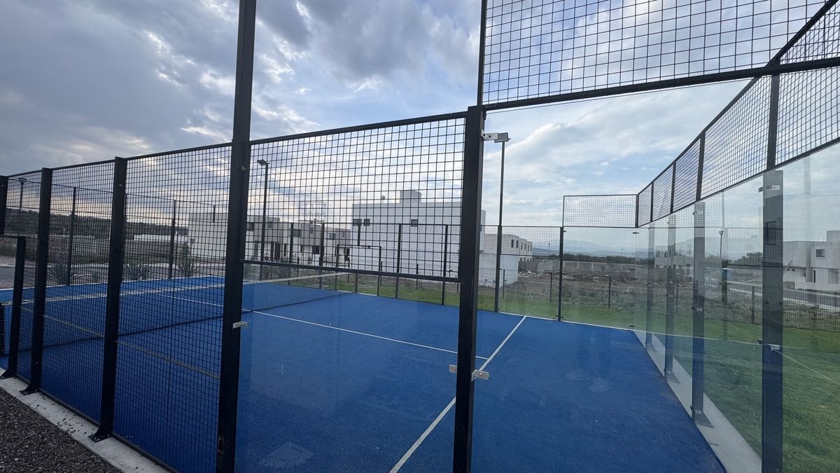 13 de 14: Canchas de Pádel
