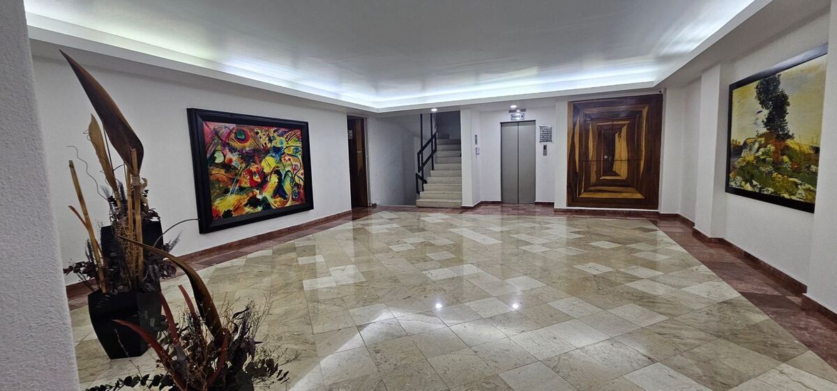 3 de 18: LOBBY