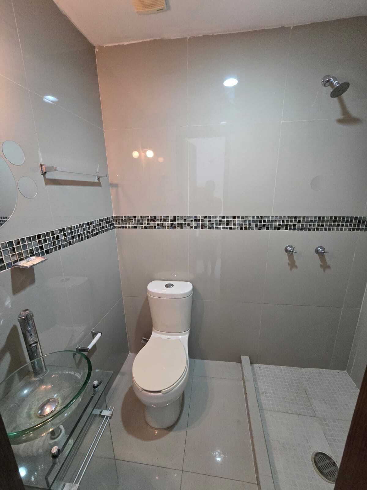 11 de 26: BAÑO DE HABITACION 2