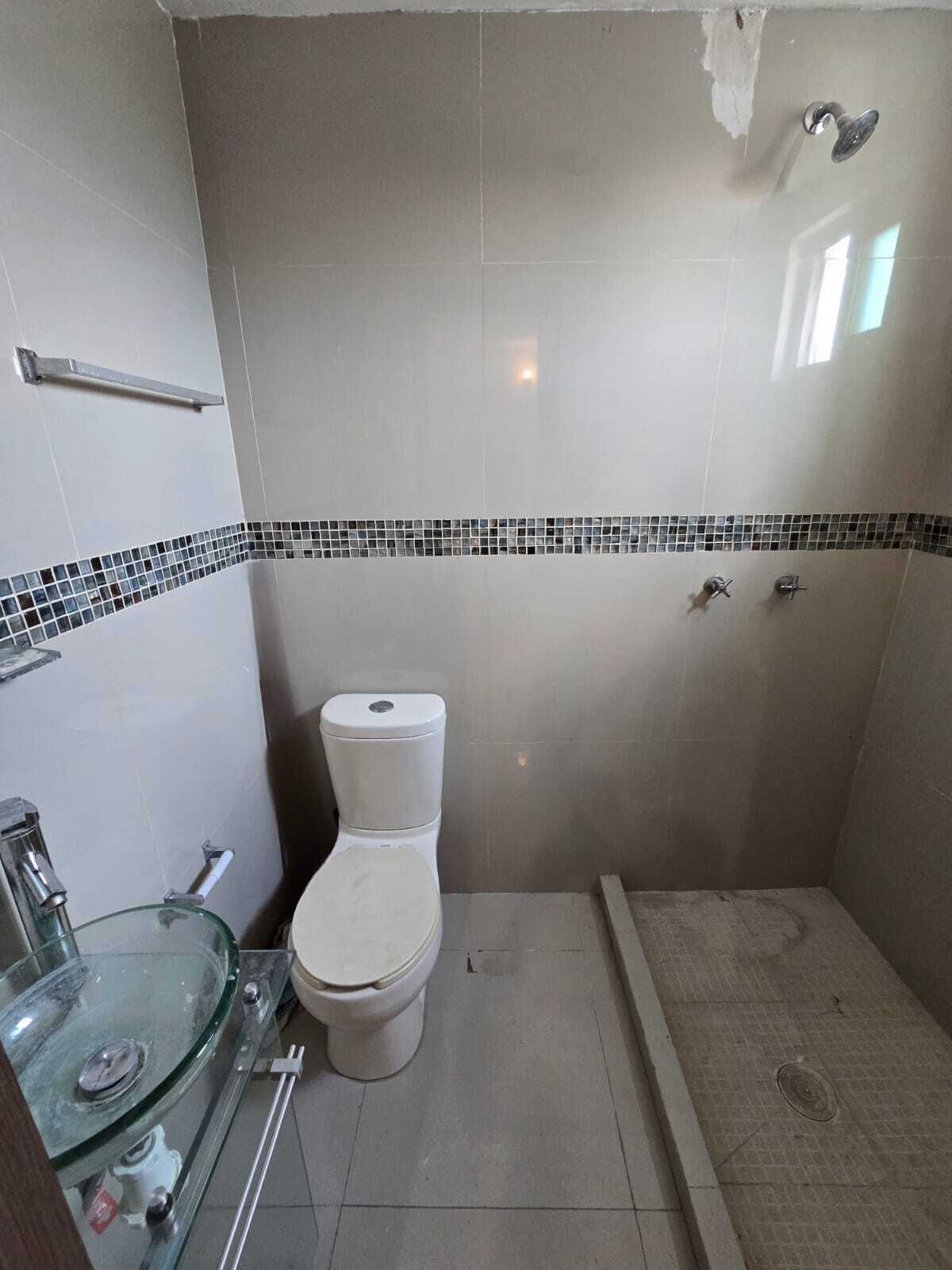 14 de 26: BAÑO DE HABITACION 3