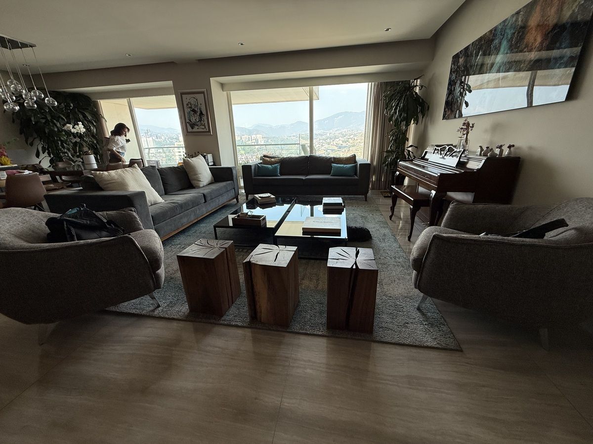 Departamento en Venta en Av. Portal Portal De Las Flores con 3 Recámaras, 3 Baños y 234 Metros Cuadrados Departamento en Venta en Av. Portal Portal De Las Flores con 3 Recámaras, 3 Baños y 234 Metros Cuadrados