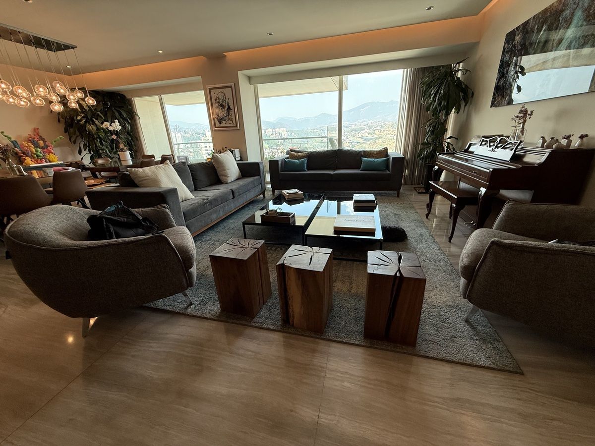 Departamento en Venta en Av. Portal Portal De Las Flores con 3 Recámaras, 3 Baños y 234 Metros Cuadrados Departamento en Venta en Av. Portal Portal De Las Flores con 3 Recámaras, 3 Baños y 234 Metros Cuadrados