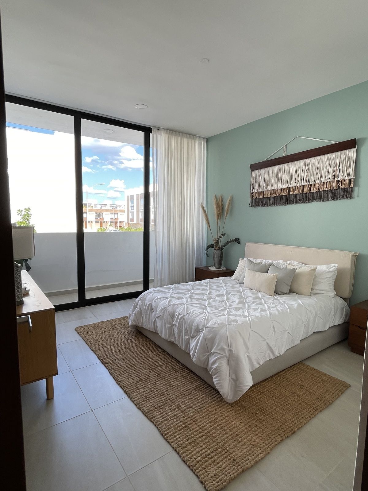 2 de 12: (Se entrega sin muebles)
