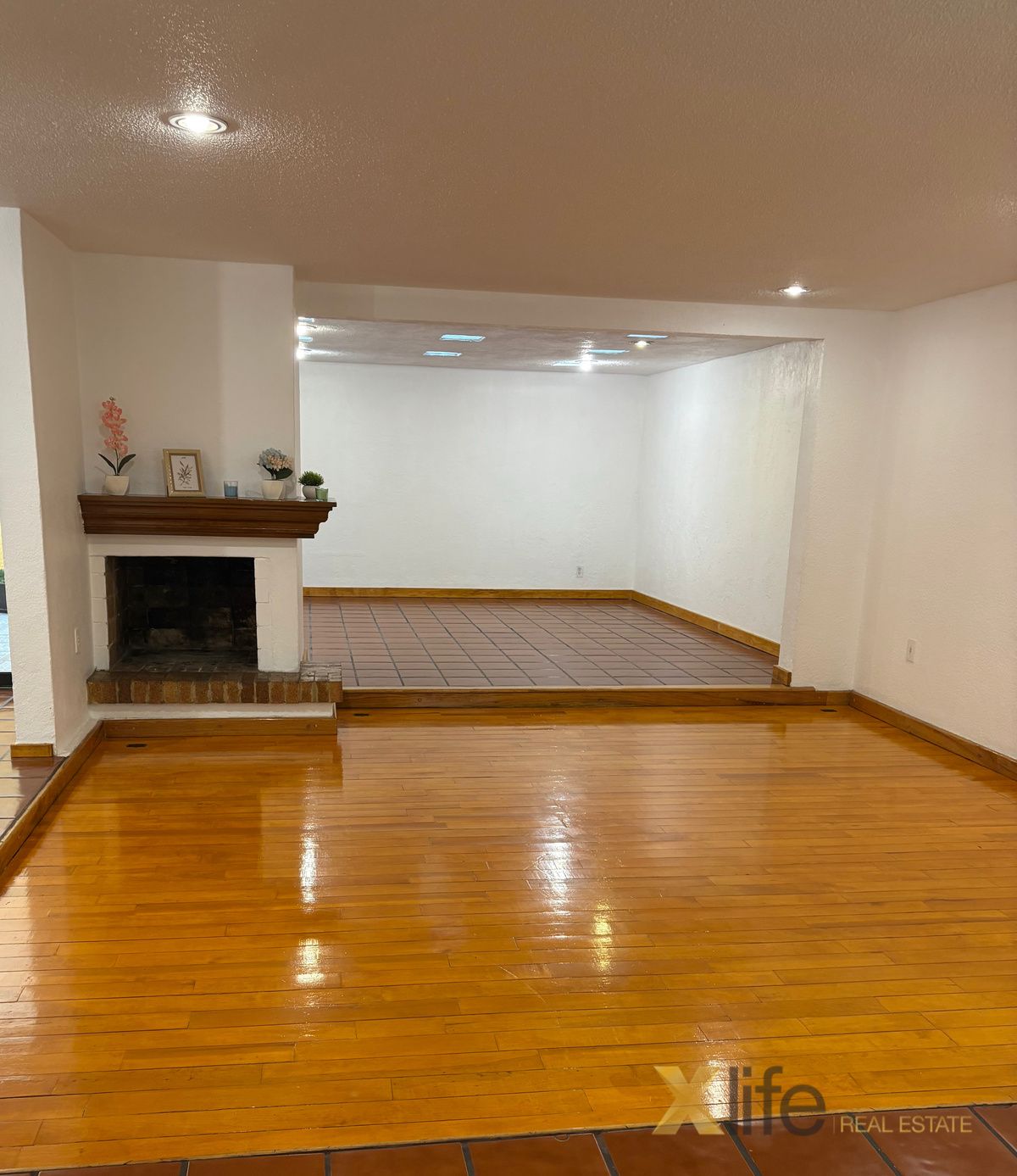 5 de 25: Estancia: Recibidor, sala y comedor