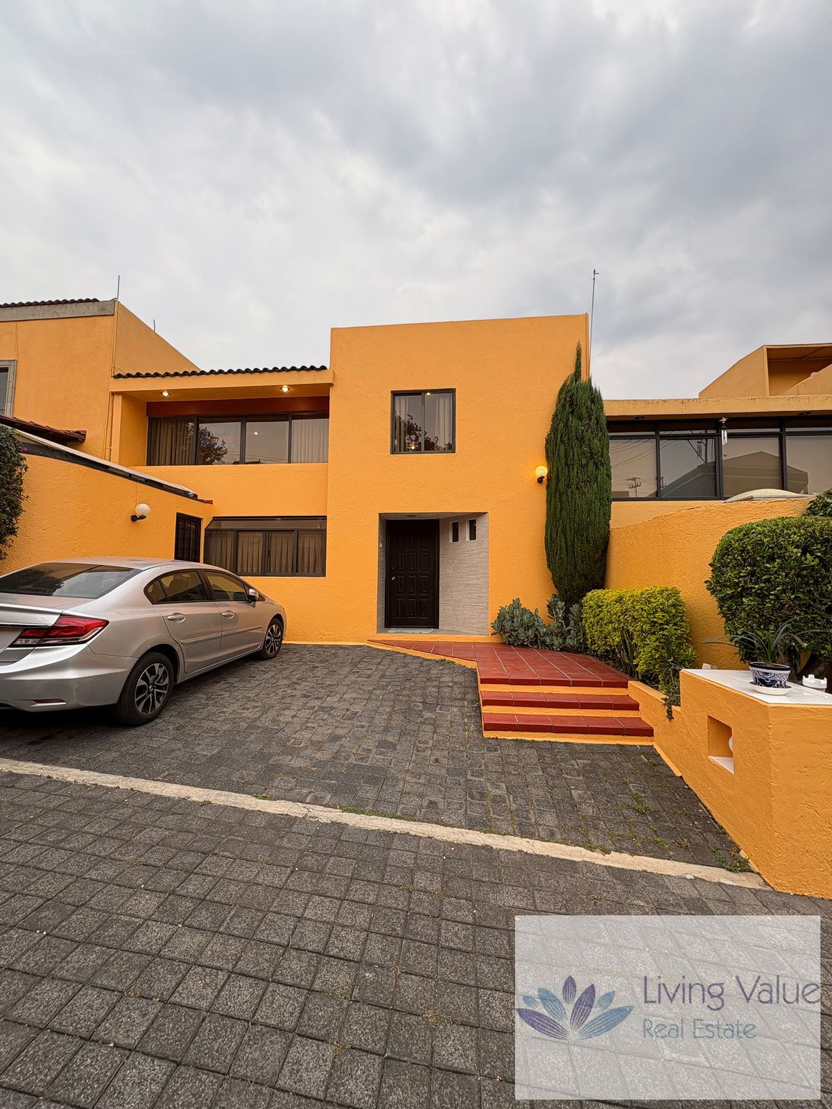 1 de 25: Fachada