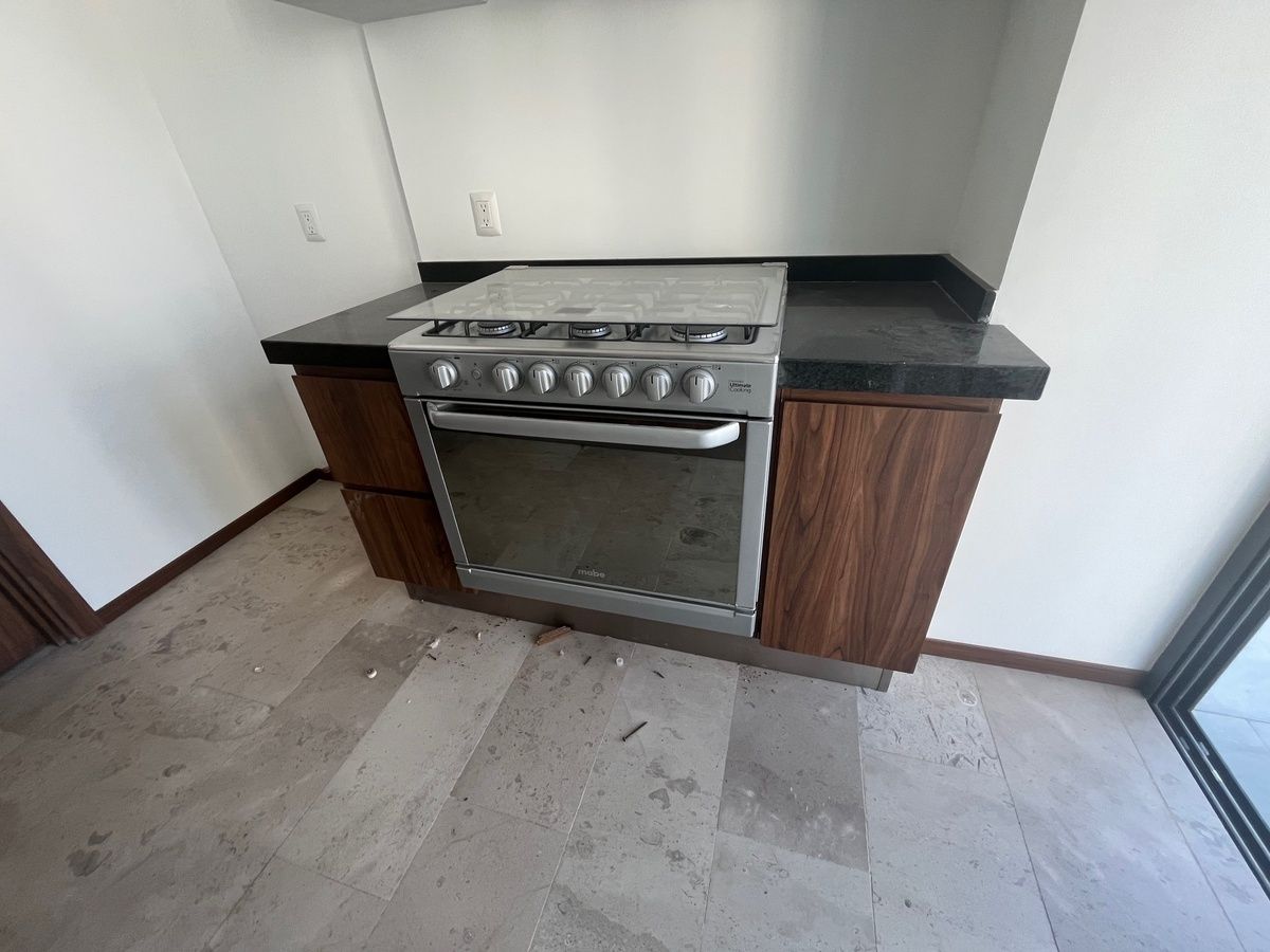 7 de 30: estufa, horno y campana espacio para refrigerador