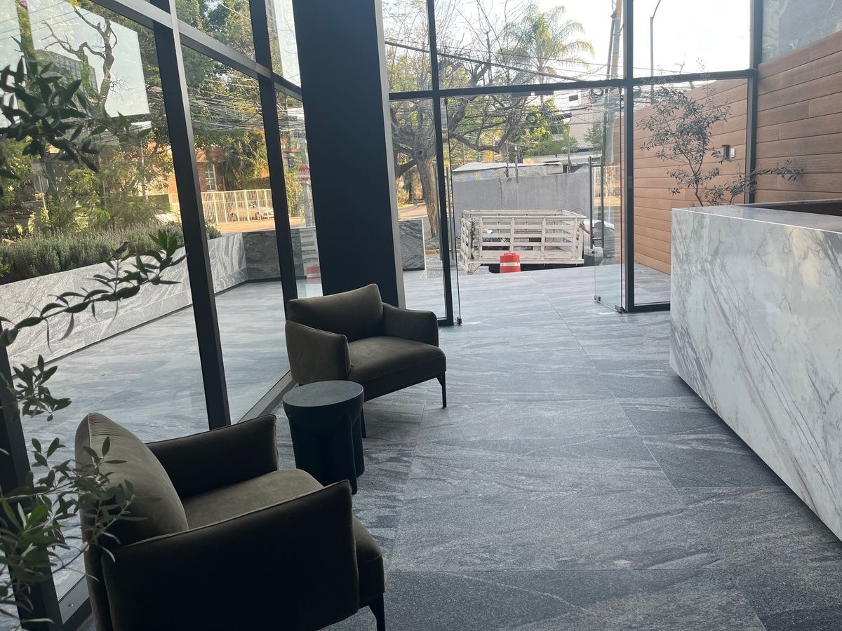 30 de 30: lobby del edificio
