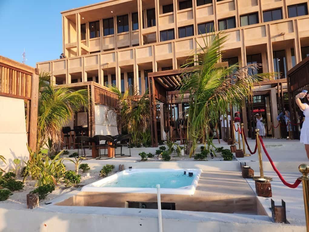 1 de 8: Club de Playa