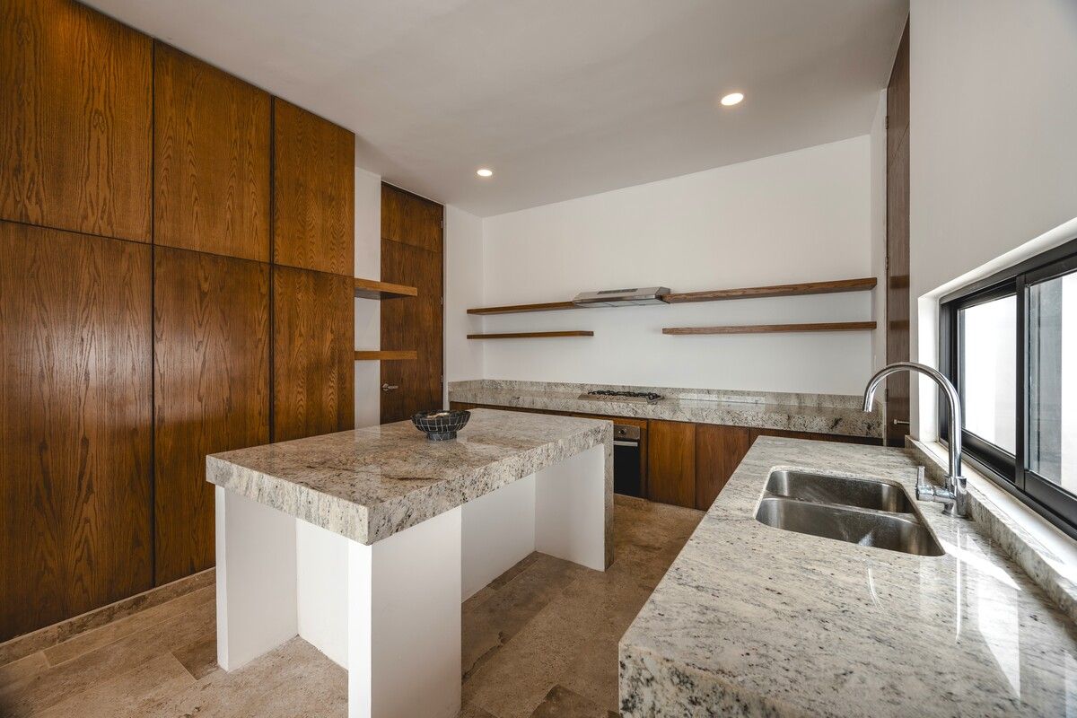 5 of 16: COCINA