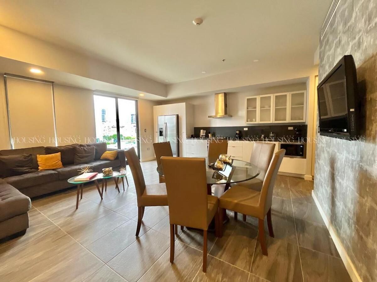 3 de 14: Sala/Comedor