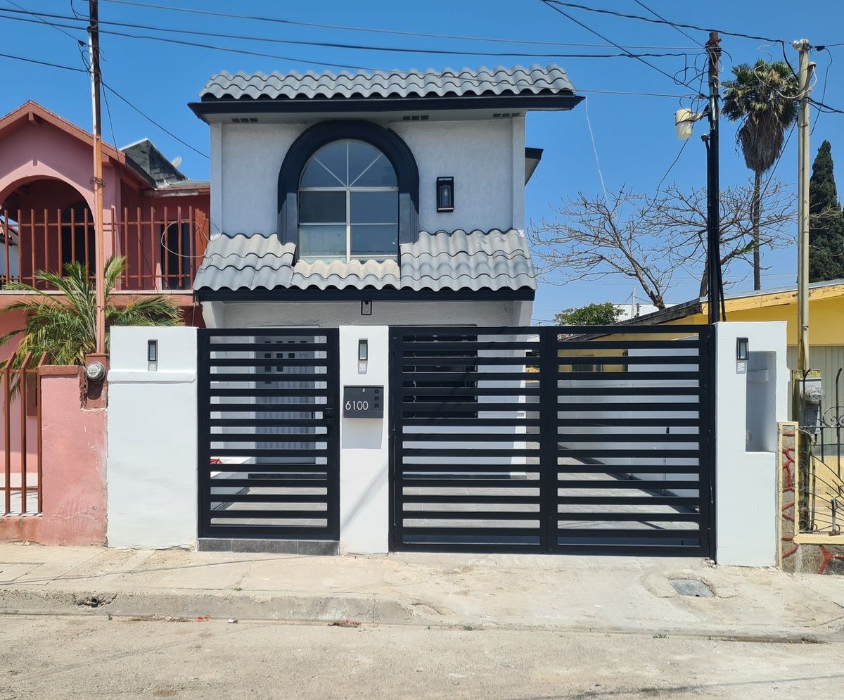 1 de 31: FACHADA PRINCIPAL