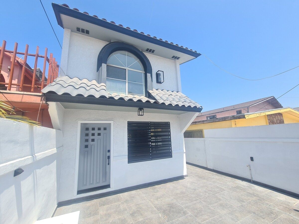 5 de 31: PUERTA PRINCIPAL