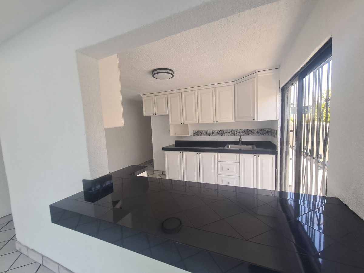 17 de 31: VISTA DE LA COCINA