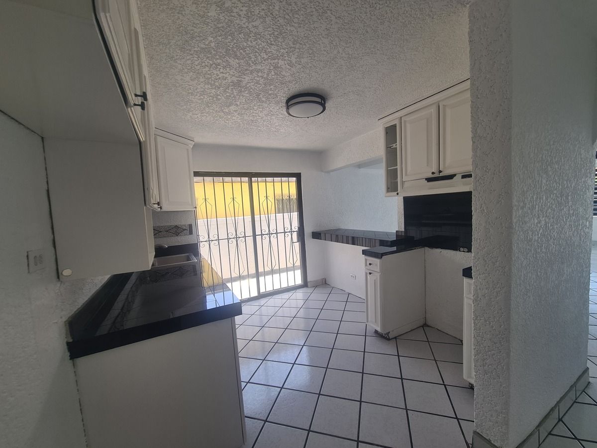 19 de 31: VISTA DE LA COCINA