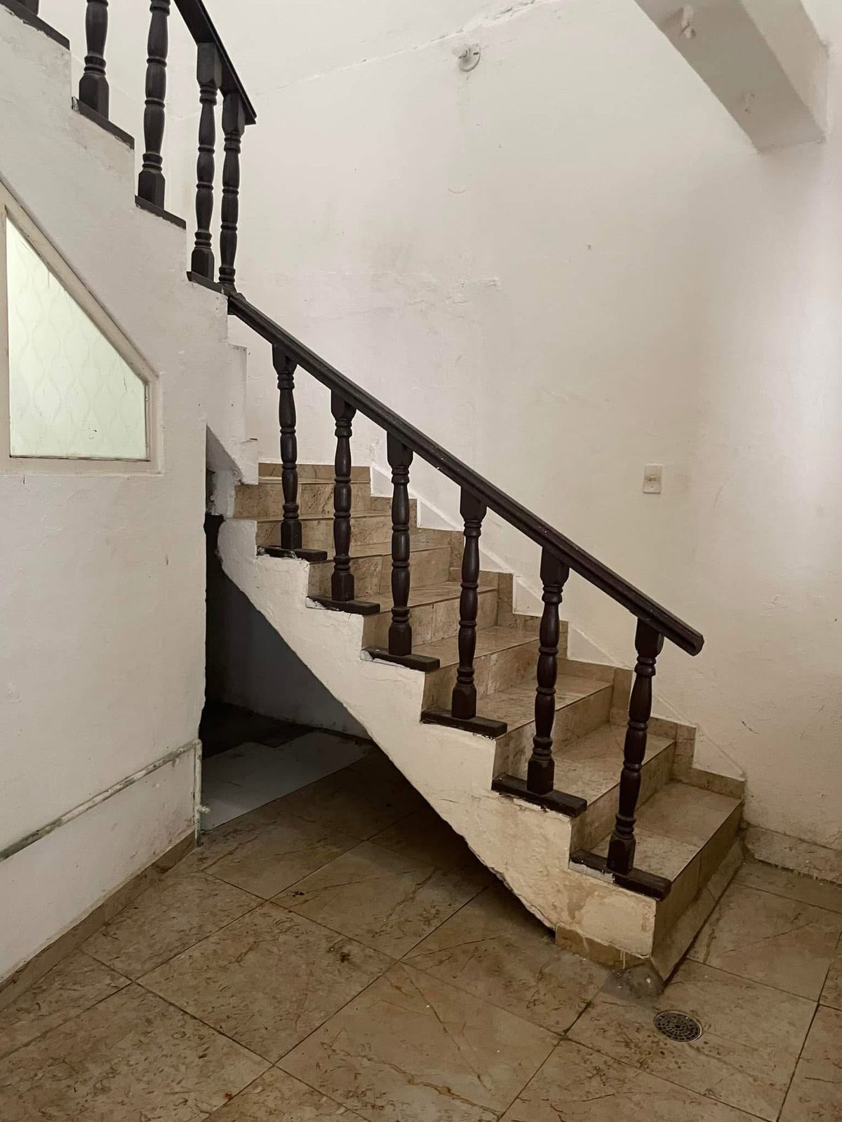 4 of 7: escaleras