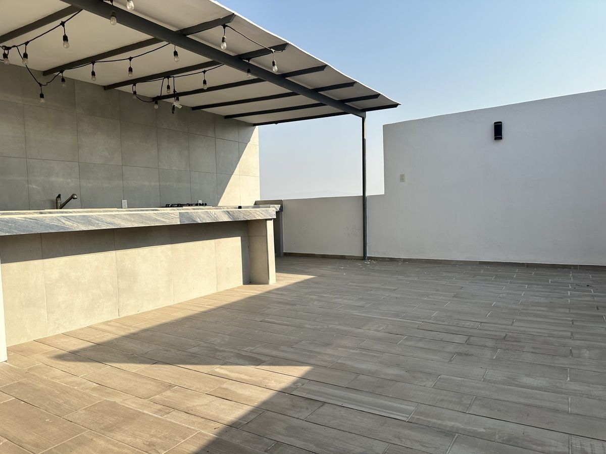 12 of 15: terraza