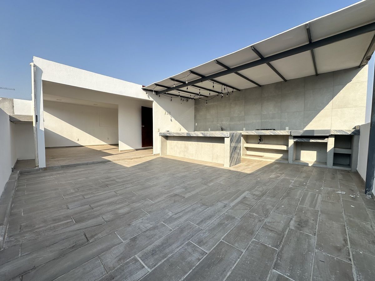 14 of 15: terraza