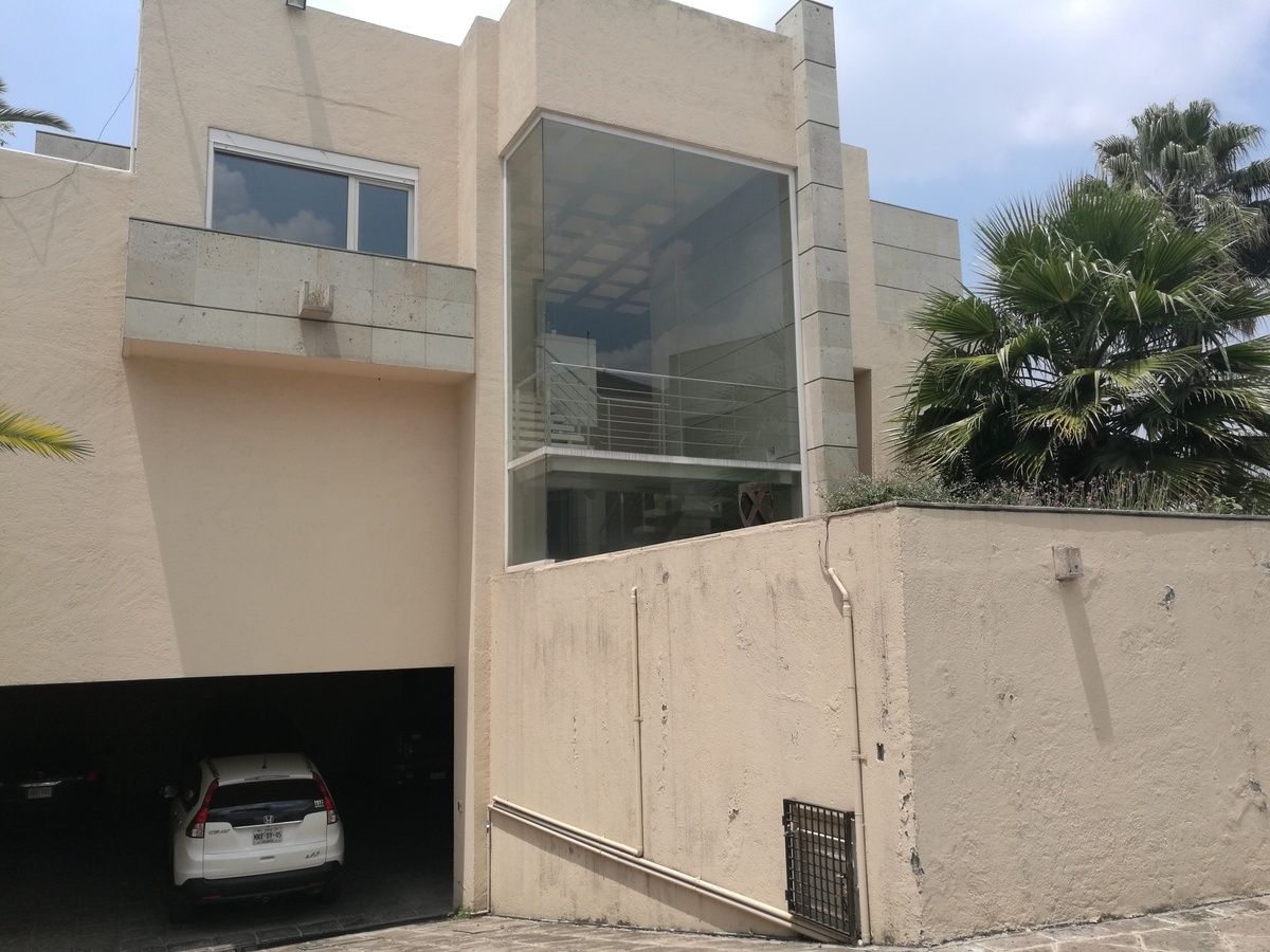 PROYECTO DEL ARQ. CISNEROS, AMPLIA, EXCELENTES ACABADOS - foto 2