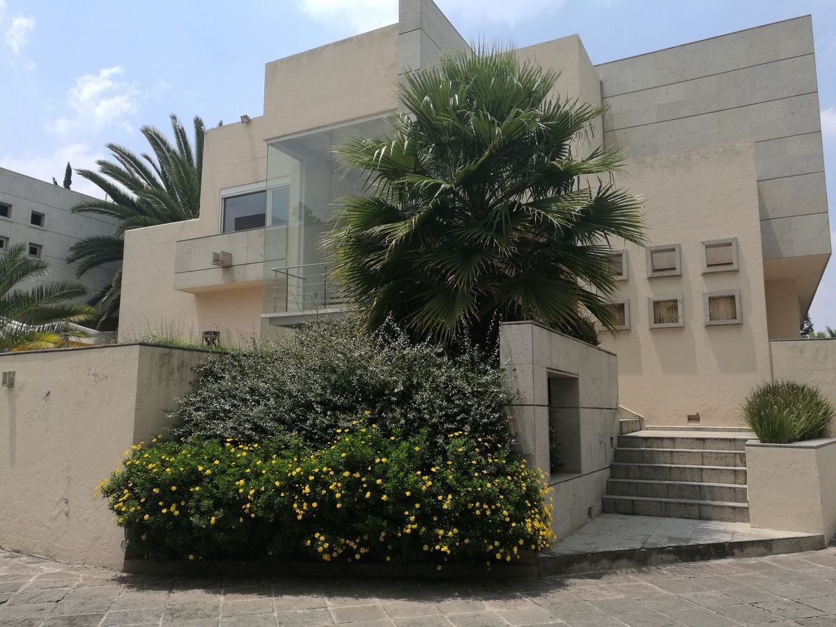 PROYECTO DEL ARQ. CISNEROS, AMPLIA, EXCELENTES ACABADOS - foto 1