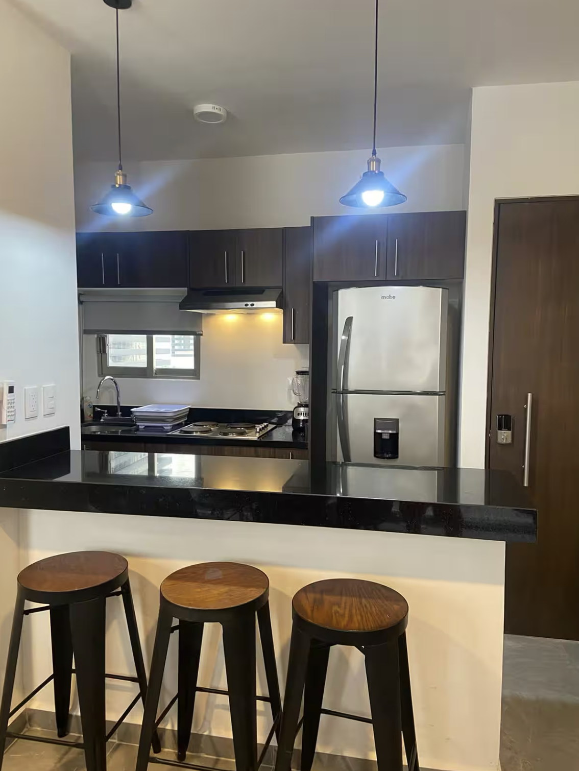 2 de 13: cocina con barra