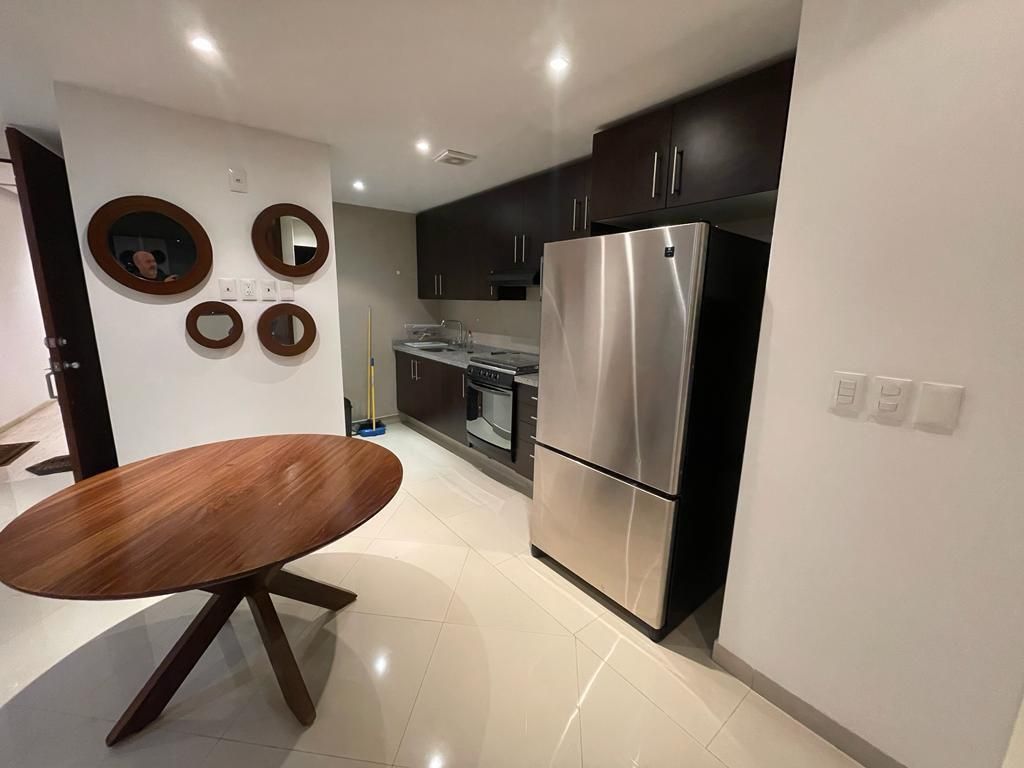 5 of 11: Comedor y cocina