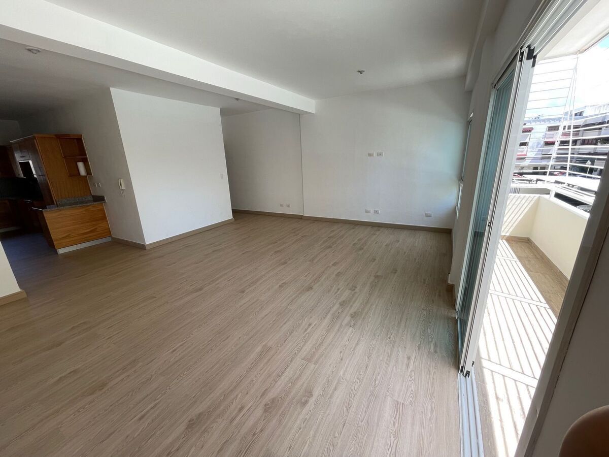 1 de 17: Balcon, Sala - comedor