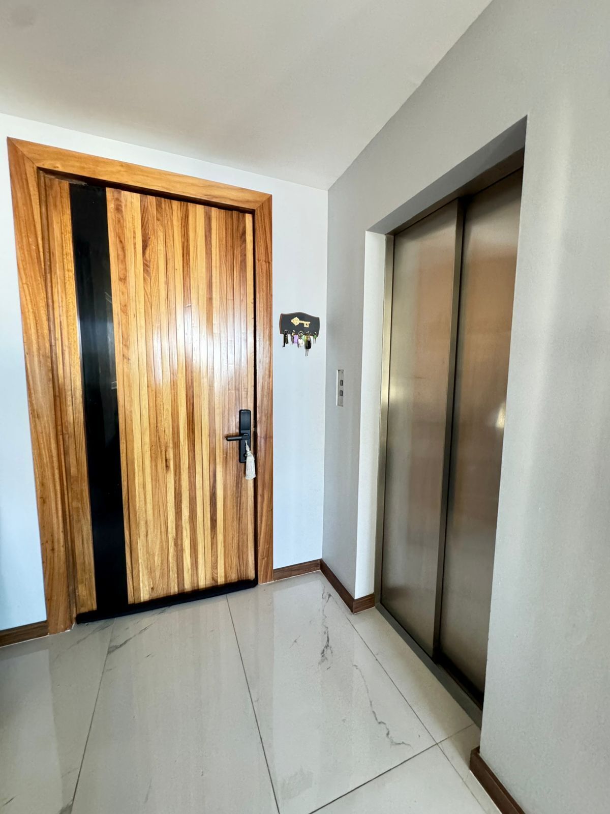 1 de 18: ELEVADOR CON ACCESO EXCLUSIVO A LA UNIDAD