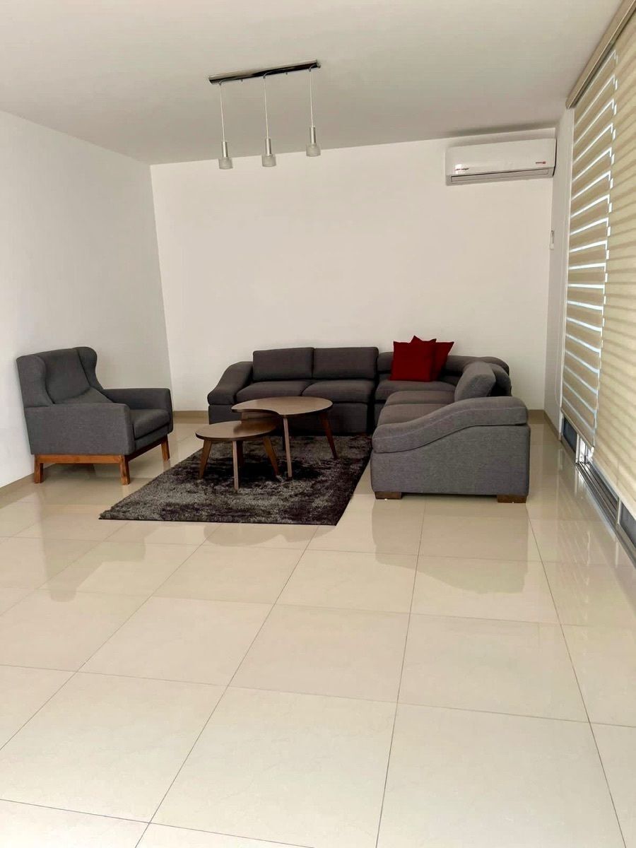4 de 21: Sala