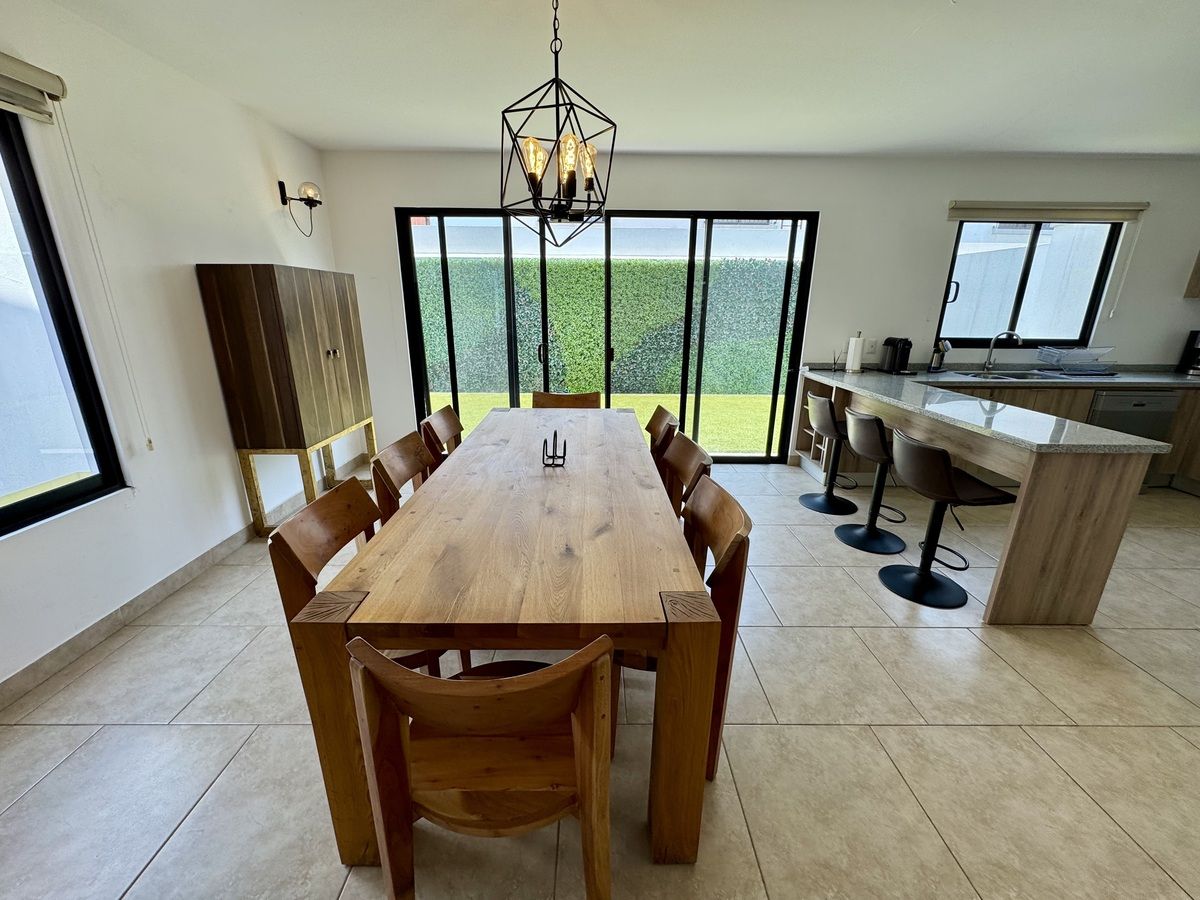5 of 36: Comedor
