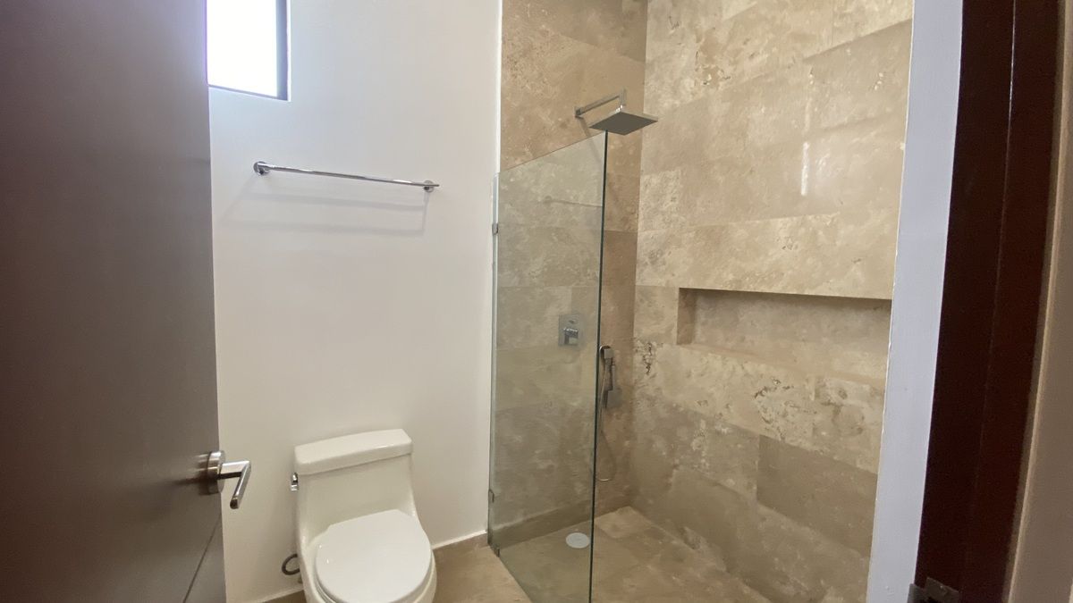 14 de 29: Baño Hab principal