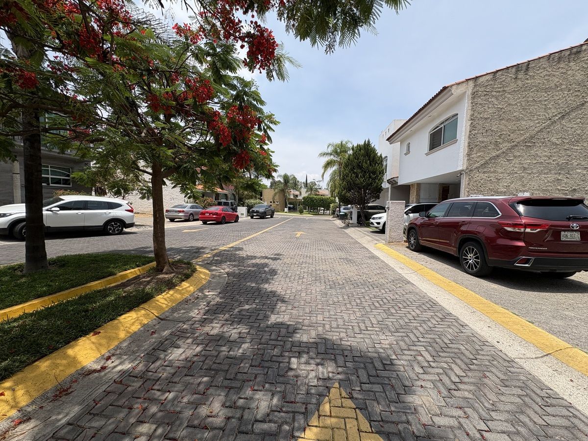 1 of 14: Terreno en coto en el Parque Metropolitano