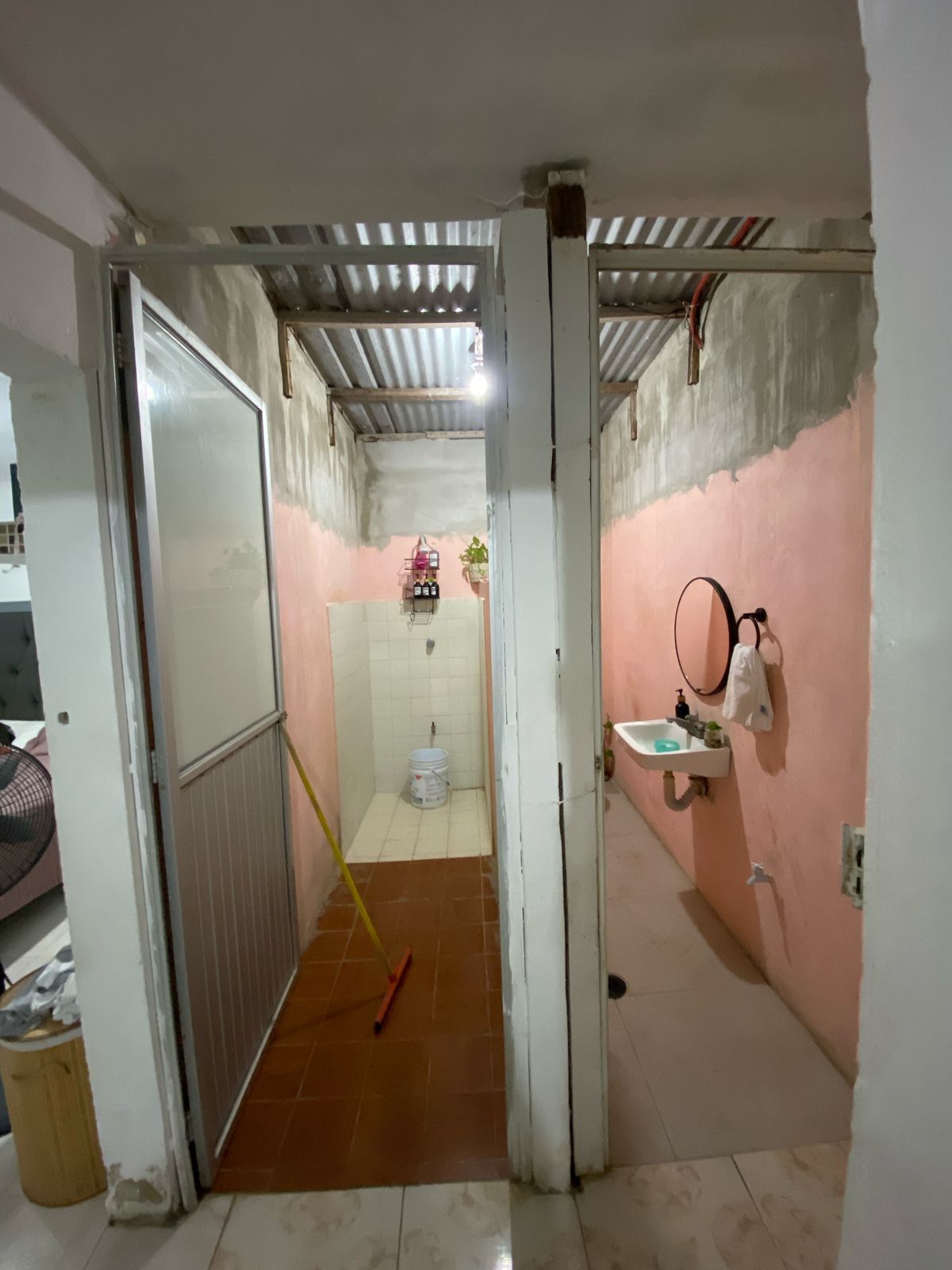 3 of 15: Vista del baño