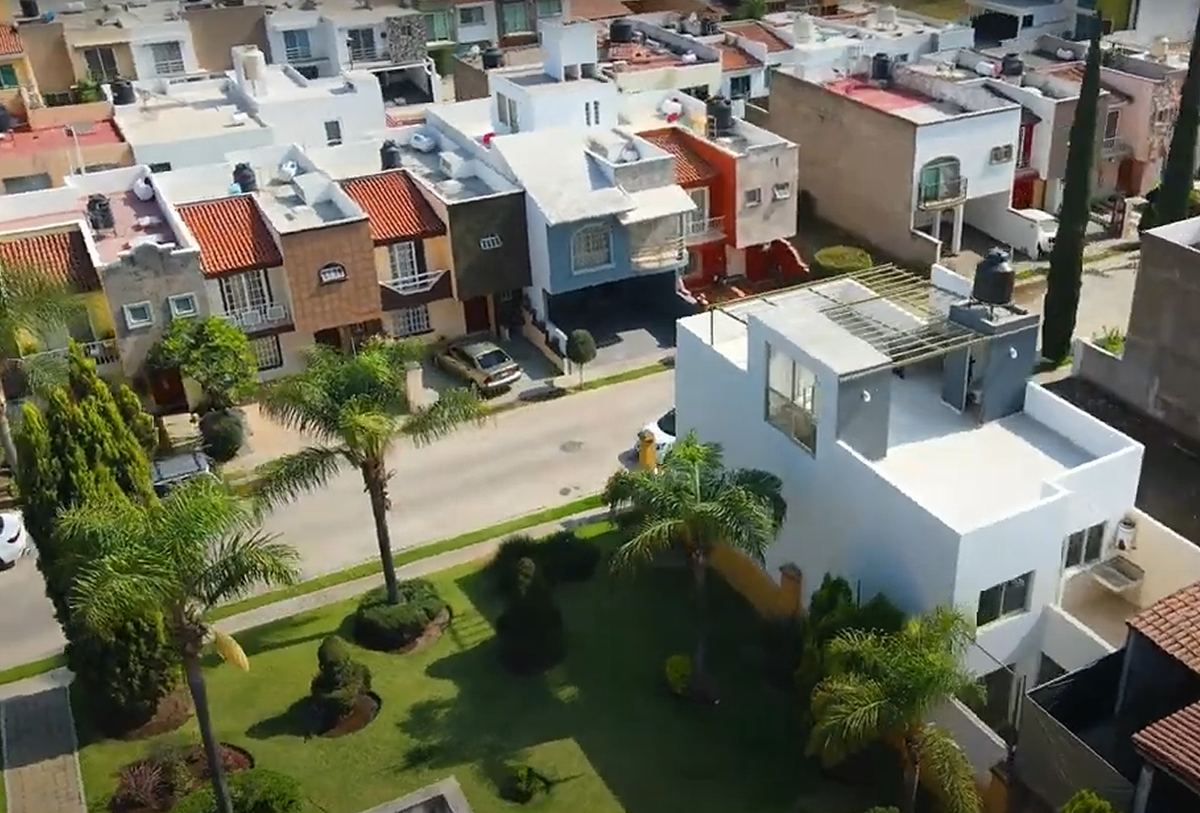 5 of 11: Vista del condominio